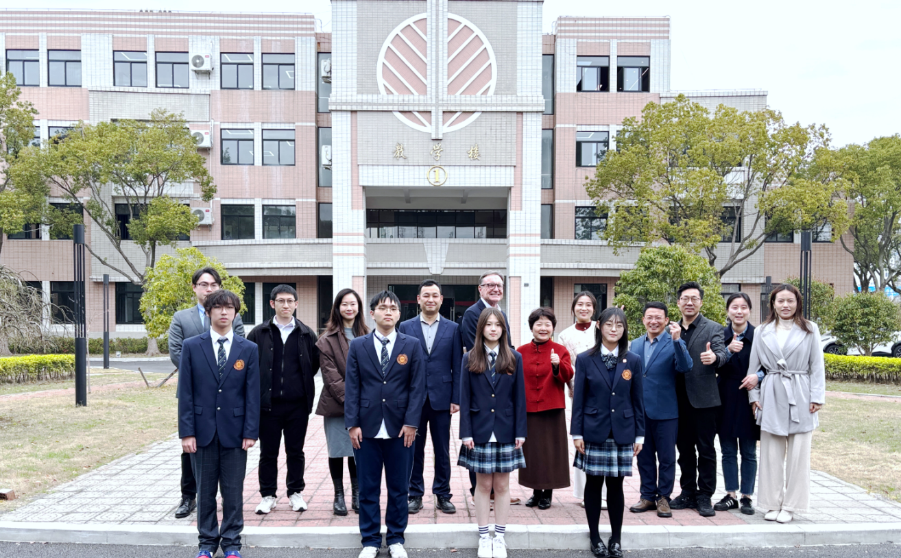 SGC成才新加坡融合高中迎ACSWASC总裁访校，盛赞中西融合教育